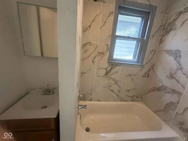 $1,350 | 1437 Kappes Street, Indianapolis, IN 46221