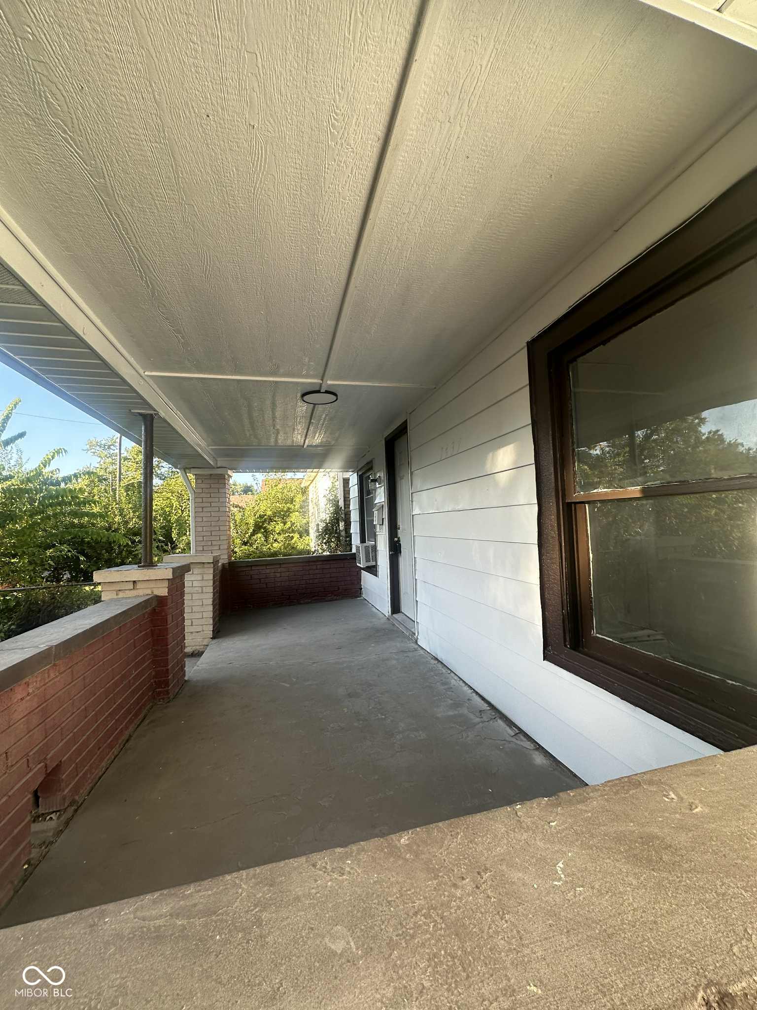 1437 Kappes Street Indianapolis, IN 46221 - Photo 2 of 12