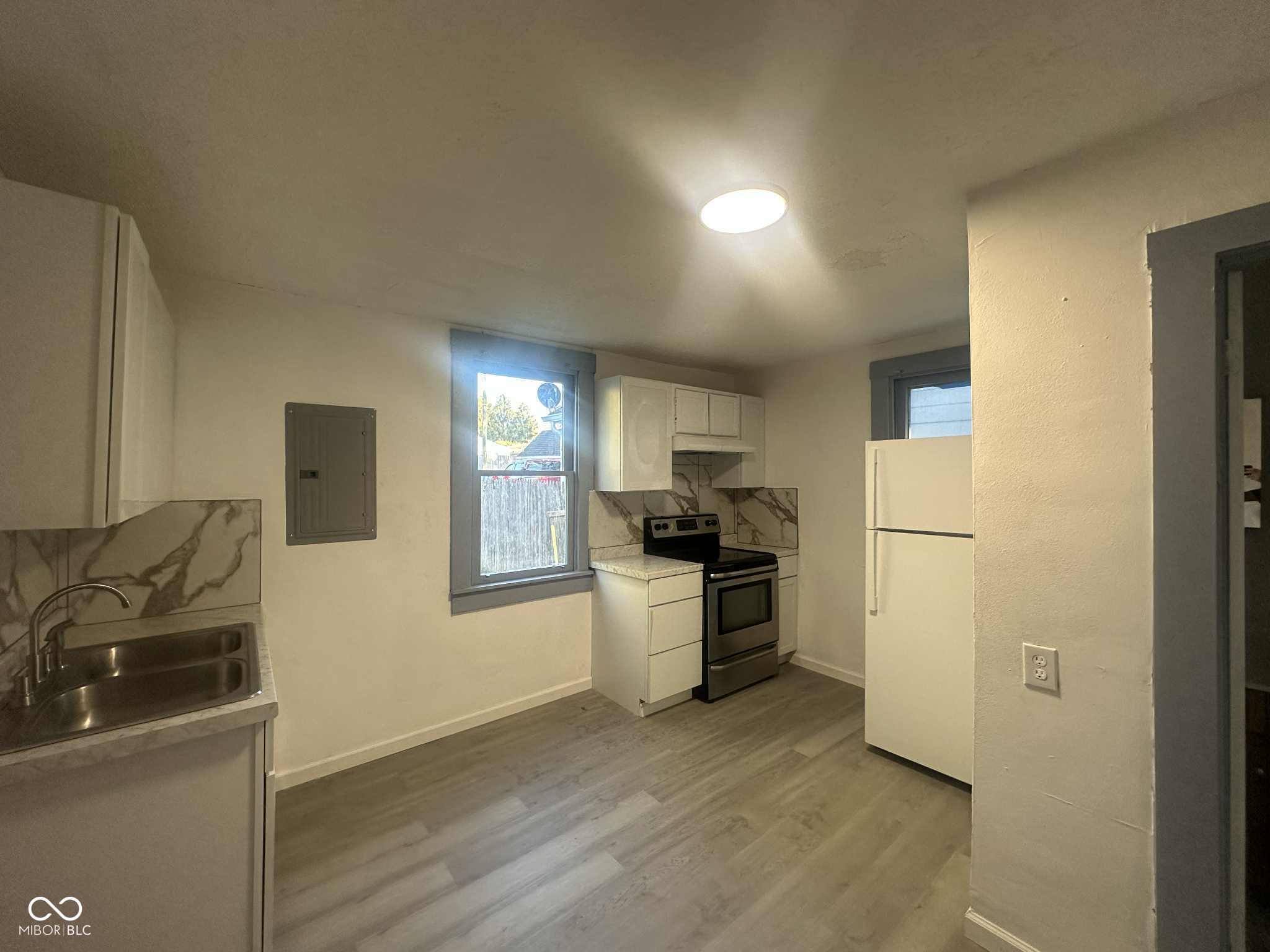 1437 Kappes Street Indianapolis, IN 46221 - Photo 7 of 12