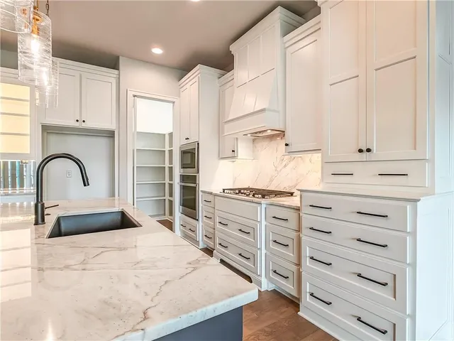 $984,950 | 9301 West 168th Street, Overland Park, KS 66085