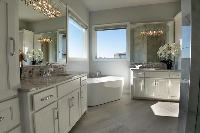 $984,950 | 9301 West 168th Street, Overland Park, KS 66085