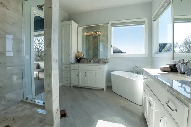 $984,950 | 9301 West 168th Street, Overland Park, KS 66085