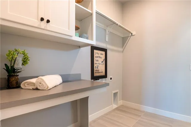 $984,950 | 9301 West 168th Street, Overland Park, KS 66085