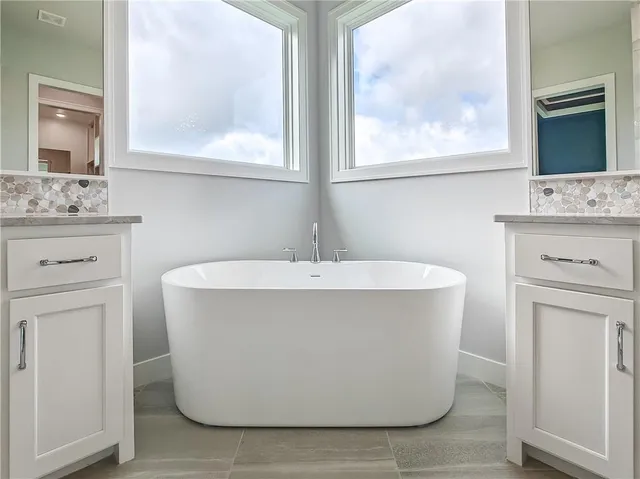 $984,950 | 9301 West 168th Street, Overland Park, KS 66085