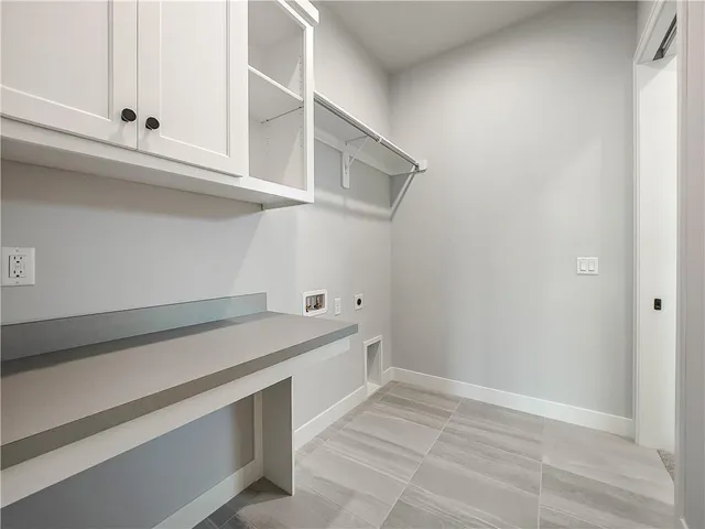 $984,950 | 9301 West 168th Street, Overland Park, KS 66085