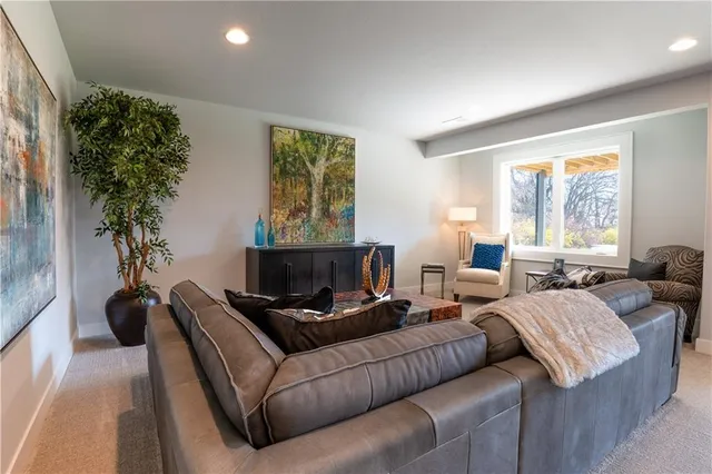 $984,950 | 9301 West 168th Street, Overland Park, KS 66085