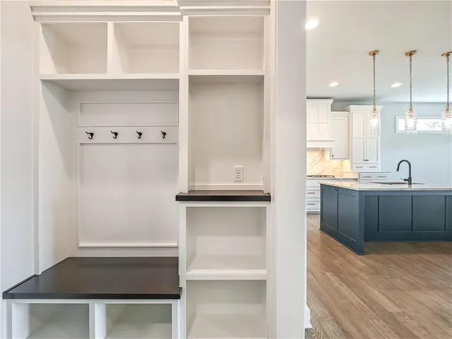 $984,950 | 9301 West 168th Street, Overland Park, KS 66085