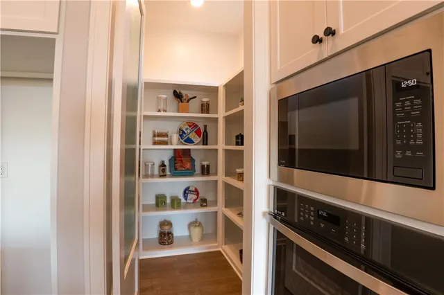 $984,950 | 9301 West 168th Street, Overland Park, KS 66085