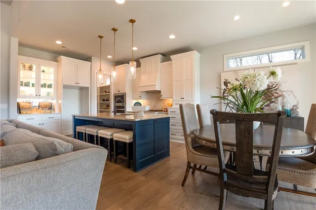 $984,950 | 9301 West 168th Street, Overland Park, KS 66085