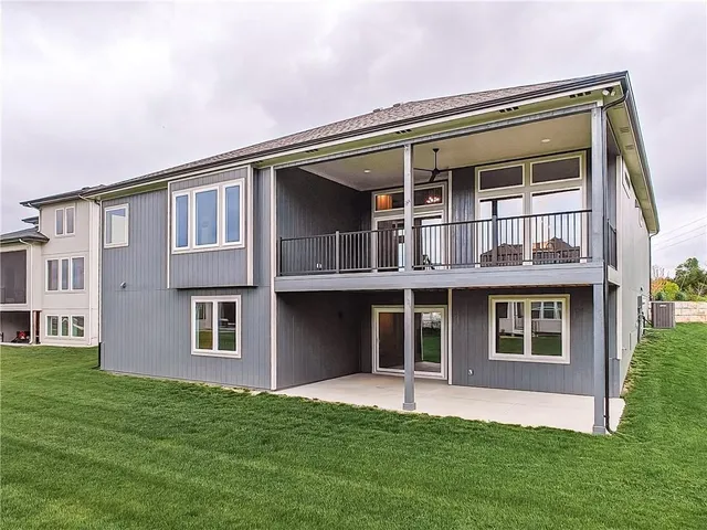 $984,950 | 9301 West 168th Street, Overland Park, KS 66085