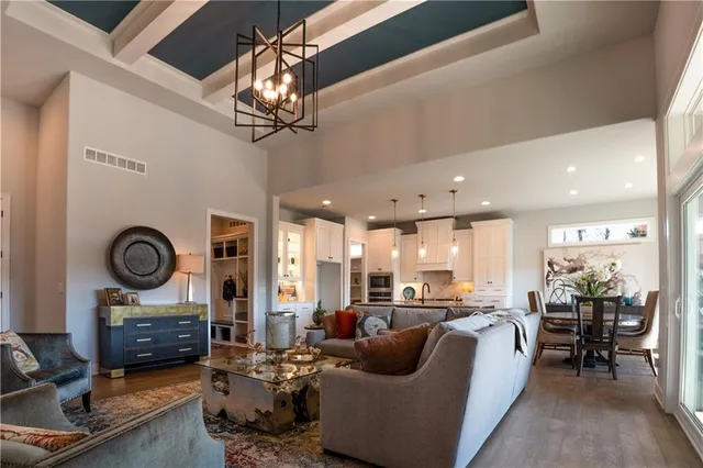 $984,950 | 9301 West 168th Street, Overland Park, KS 66085