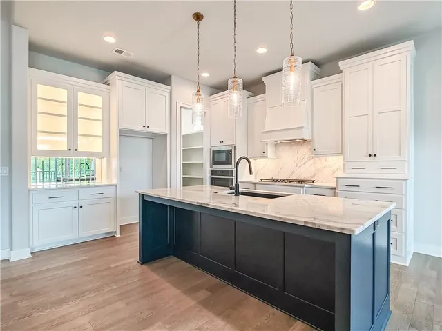 $984,950 | 9301 West 168th Street, Overland Park, KS 66085