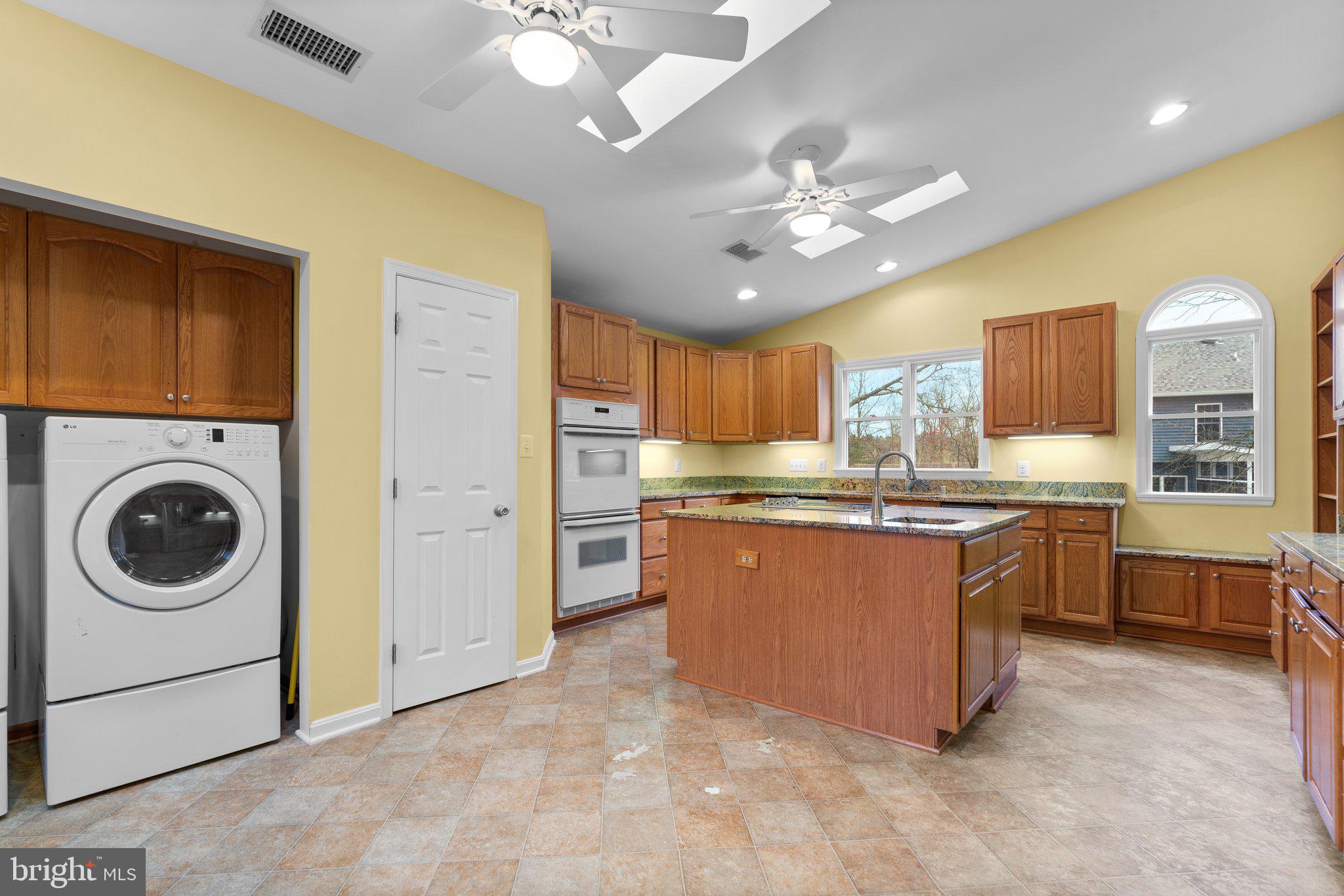 6824 Pyramid Way Columbia, MD 21044 - Photo 3 of 42 Gallery Image 3