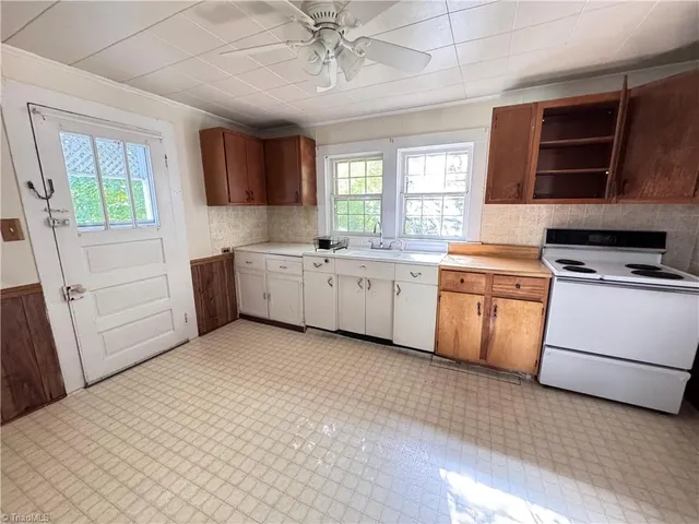 $159,900 | 176 2nd Street, Ronda, NC 28670