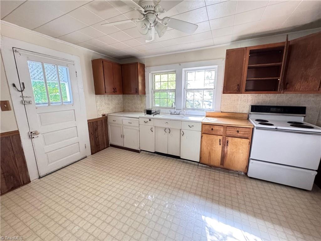 176 2nd Street Ronda, NC 28670 - Photo 2 of 13