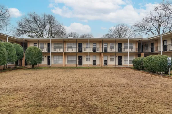 $945 | 3646 Spottswood Avenue, Unit 9, Memphis, TN 38111