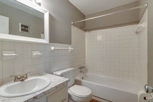 $945 | 3646 Spottswood Avenue, Unit 9, Memphis, TN 38111