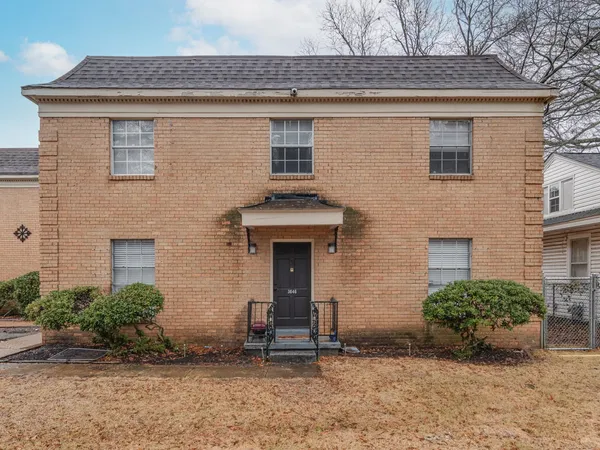 $945 | 3646 Spottswood Avenue, Unit 9, Memphis, TN 38111