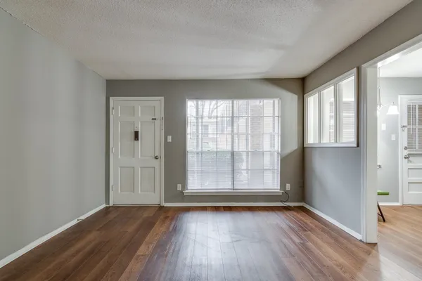 $945 | 3646 Spottswood Avenue, Unit 9, Memphis, TN 38111
