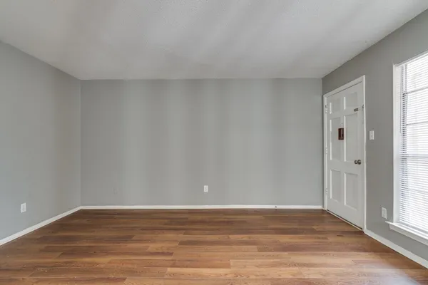 $945 | 3646 Spottswood Avenue, Unit 9, Memphis, TN 38111