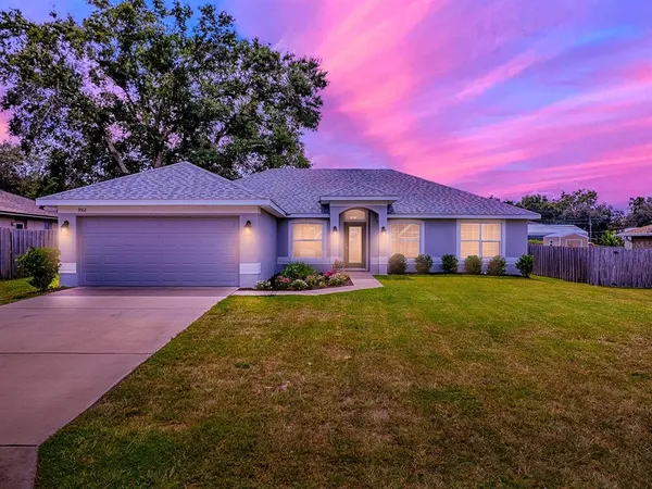 $317,500 | 9312 Southeast 162nd Place, Summerfield, FL 34491