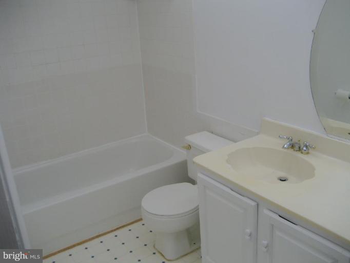 8110 Colony Point Road, Unit 219 Springfield, VA 22152 - Photo 6 of 8 Bath #1