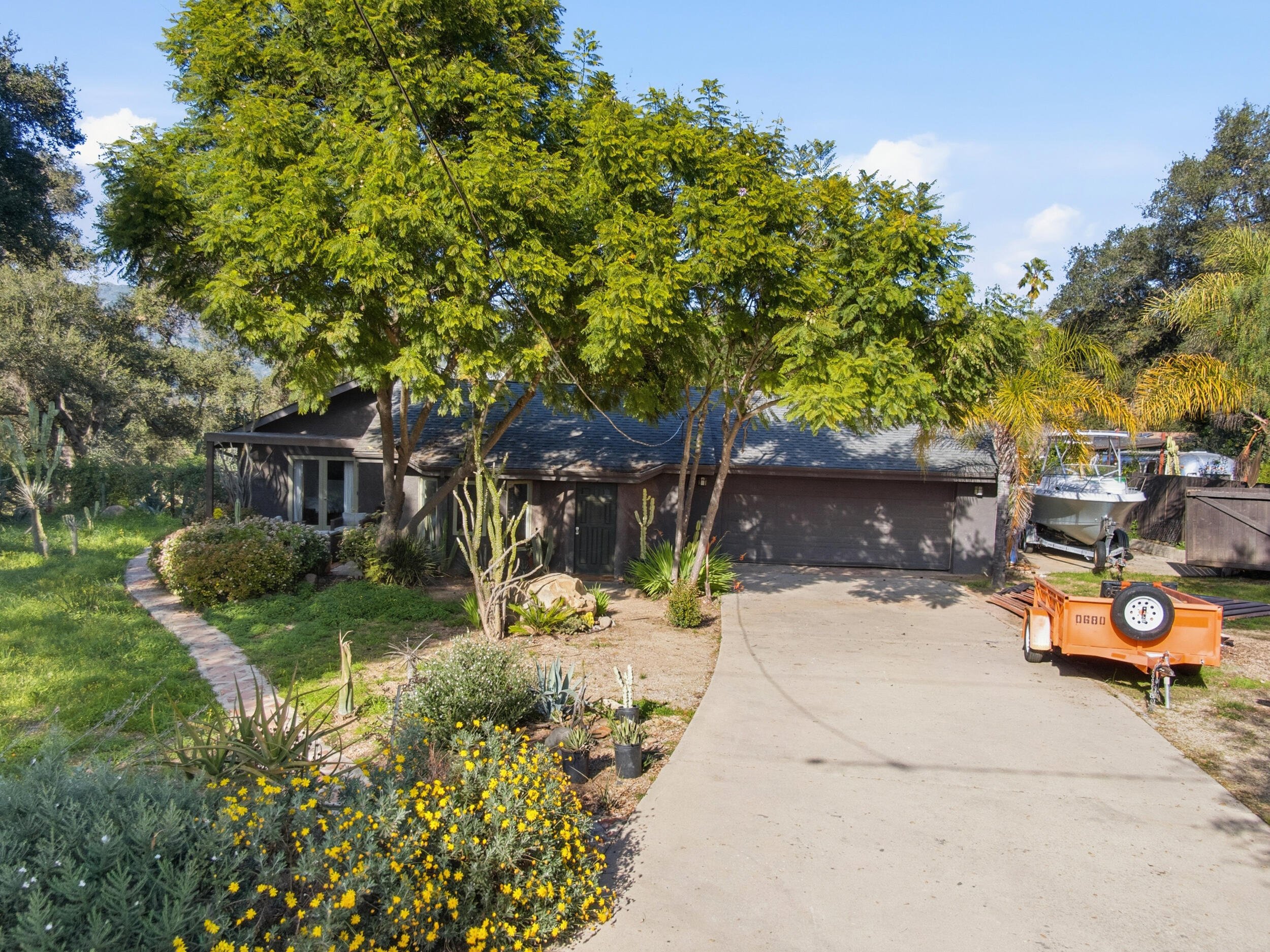 1794 South Rice Road Ojai, CA 93023 - Photo 19 of 33 a view of a park with plants