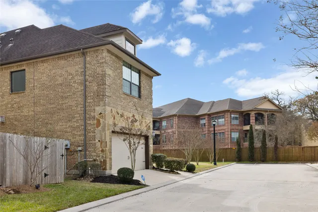 $359,000 | 2706 King's Retreat Circle, Kingwood, TX 77345