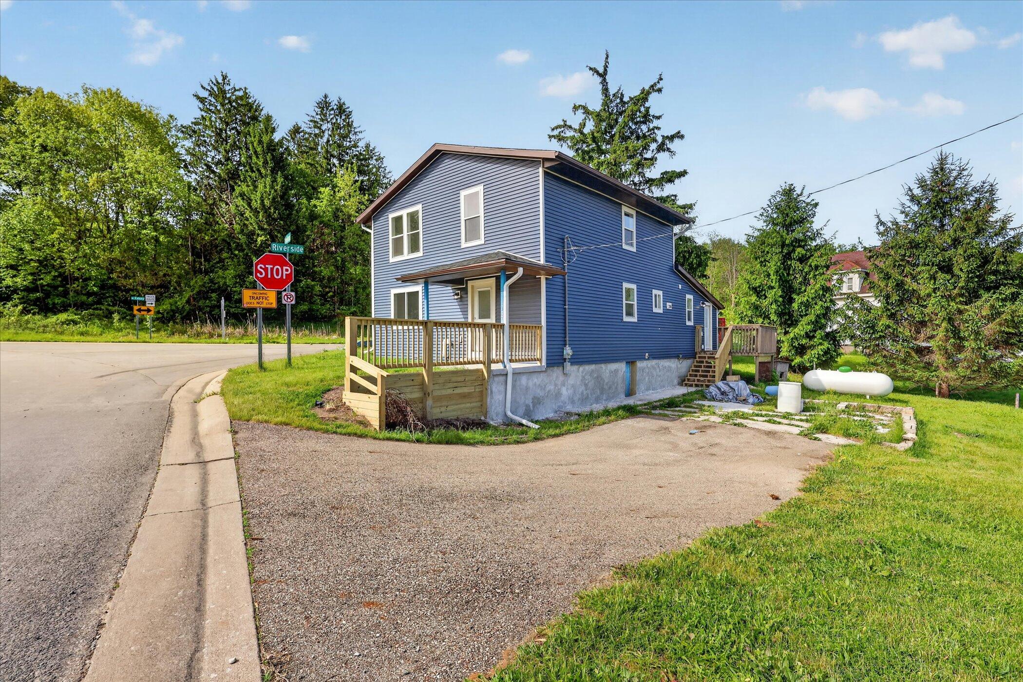 1387 East Riverside Drive Ionia, MI 48846 - Photo 3 of 60 03-1387-E-Riverside-Dr-Ionia-MI-48846-Wi