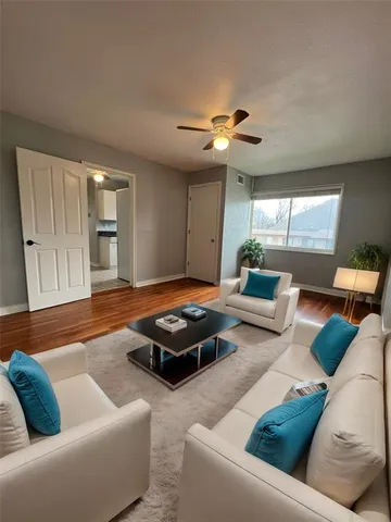 $1,200 | 5837 Locke Avenue, Unit D, Fort Worth, TX 76107