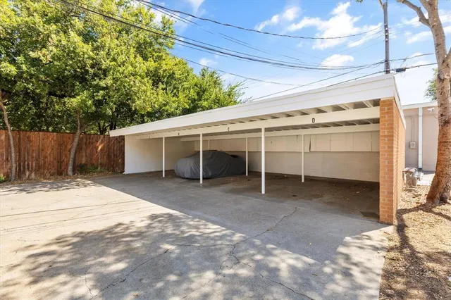 $1,200 | 5837 Locke Avenue, Unit D, Fort Worth, TX 76107