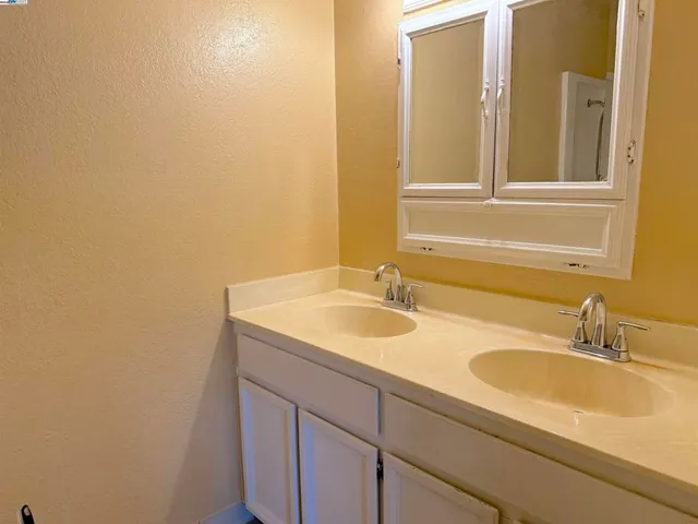 $2,995 | 6100 Joaquin Murieta Avenue, Newark, CA 94560