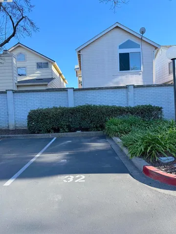 $2,995 | 6100 Joaquin Murieta Avenue, Newark, CA 94560