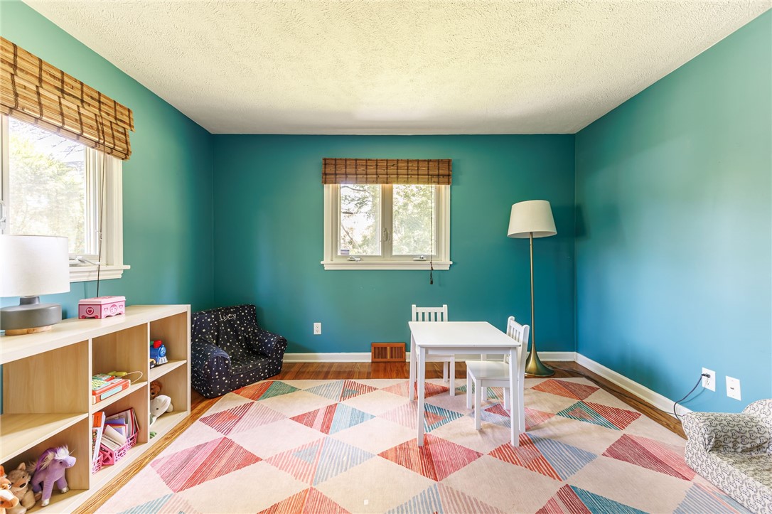 180 Overbrook Road Pittsford, NY 14618 - Photo 17 of 35