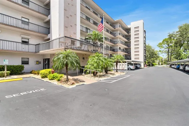 $349,900 | 8186 Terrace Garden Drive North, Unit 101, St. Petersburg, FL 33709