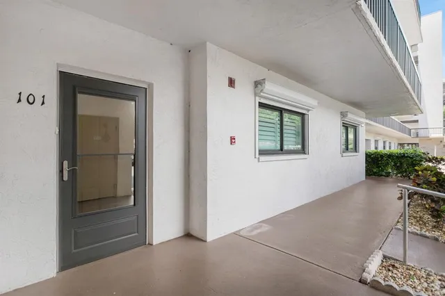 $349,900 | 8186 Terrace Garden Drive North, Unit 101, St. Petersburg, FL 33709