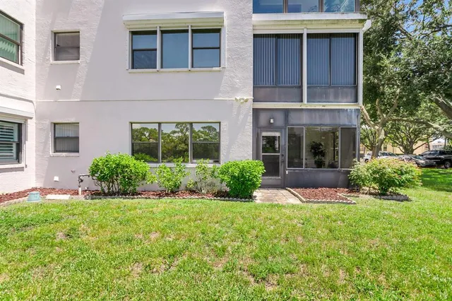 $349,900 | 8186 Terrace Garden Drive North, Unit 101, St. Petersburg, FL 33709