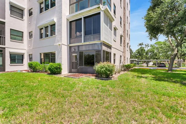 $349,900 | 8186 Terrace Garden Drive North, Unit 101, St. Petersburg, FL 33709