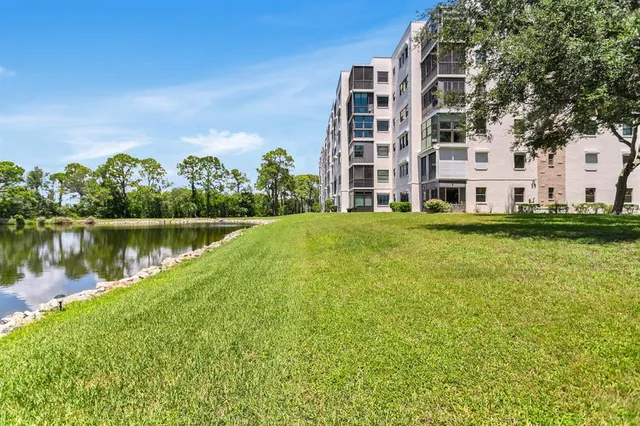 $349,900 | 8186 Terrace Garden Drive North, Unit 101, St. Petersburg, FL 33709