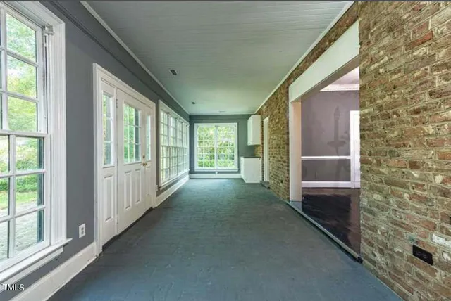 a view of entryway with workspace