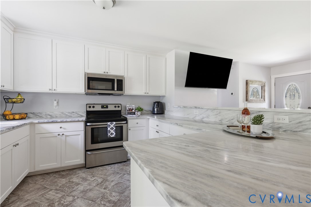 1573 Dogwood Road Powhatan, VA 23139 - Photo 12 of 35
