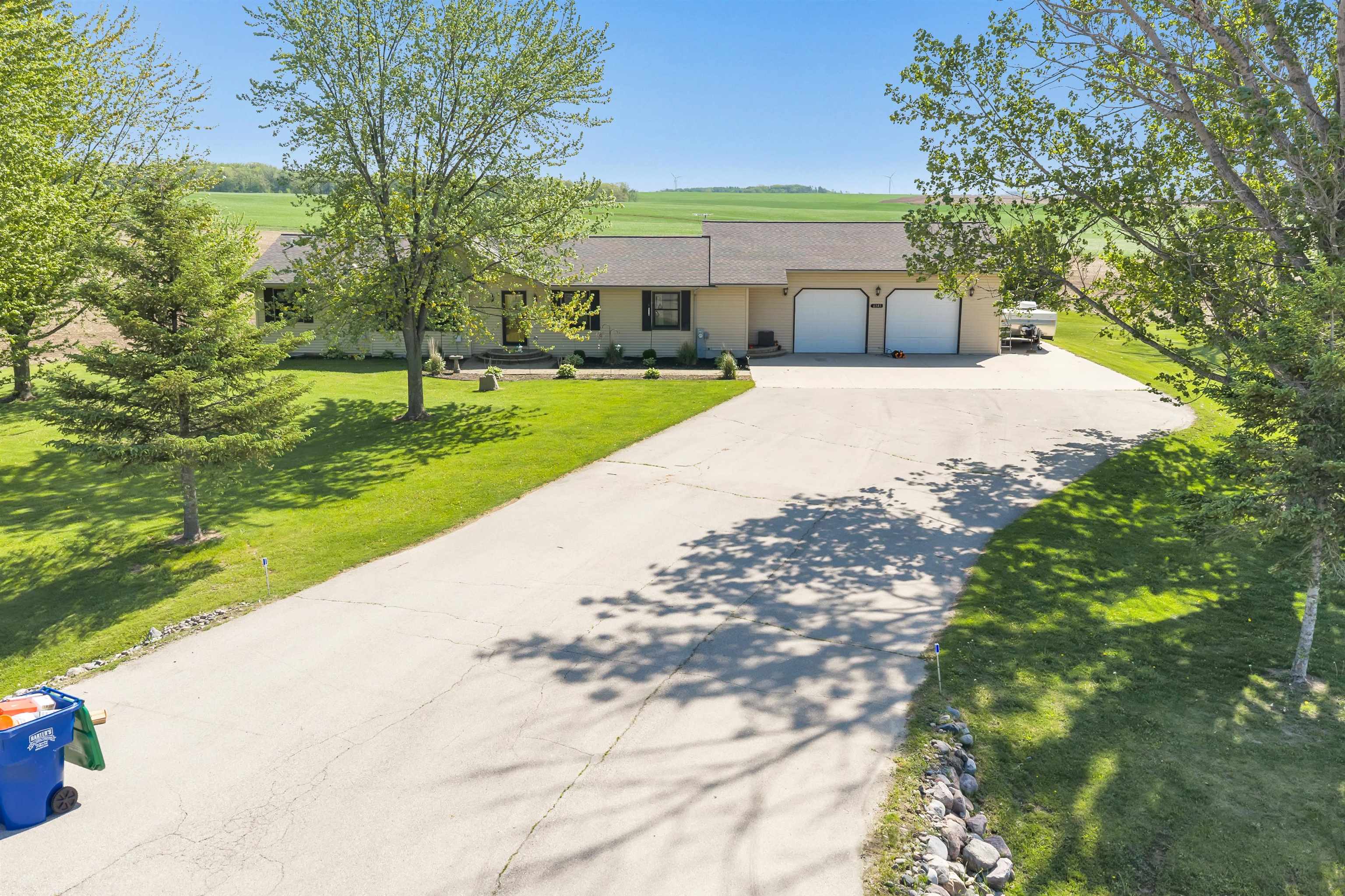 6141 Morrison Road De Pere, WI 54115 - Photo 32 of 40