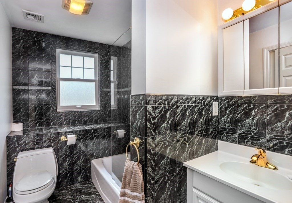 38 Alton Road Quincy, MA 02169 - Photo 16 of 32 Gallery Image 16