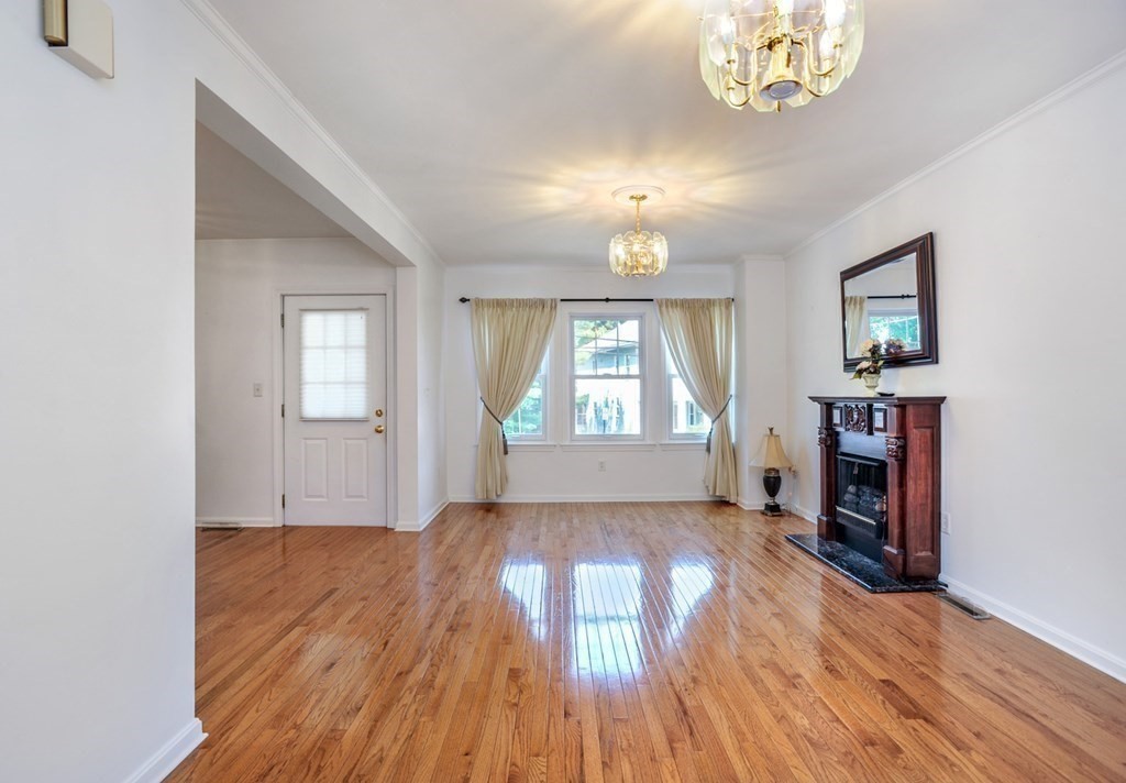 38 Alton Road Quincy, MA 02169 - Photo 9 of 32 Gallery Image 9