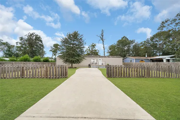 $165,000 | 211 Crockett Trace Drive, Conroe, TX 77303