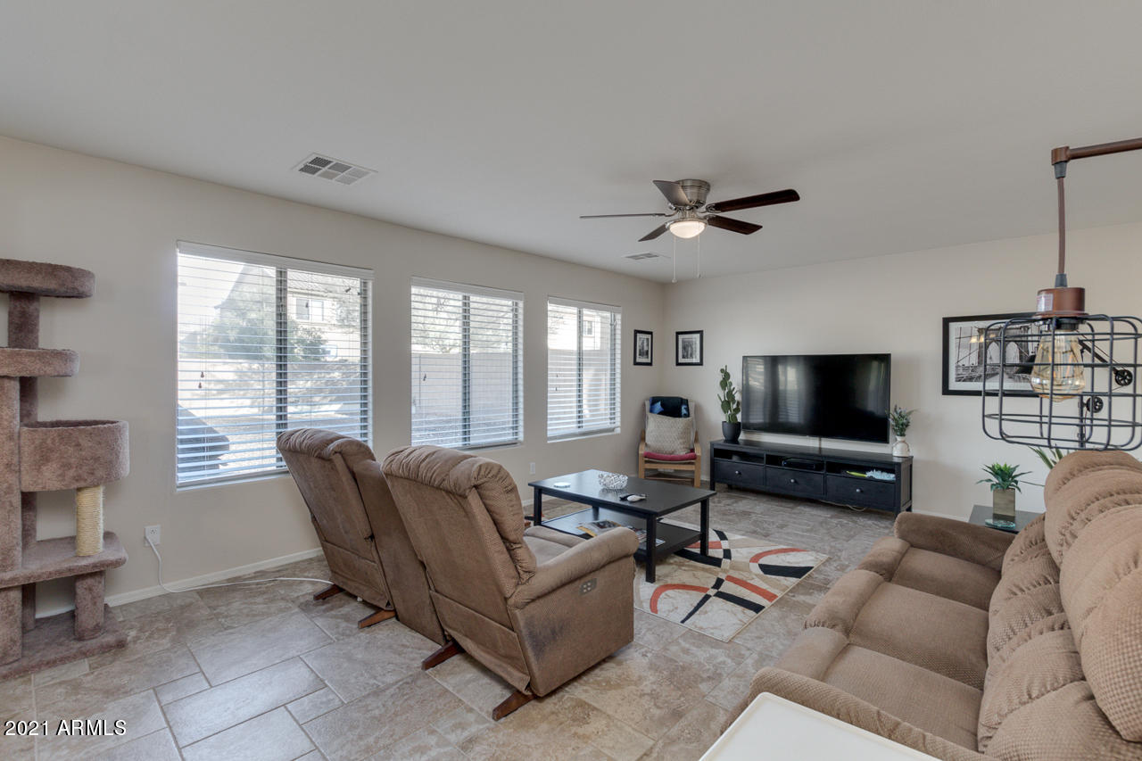 2412 West Steed Ridge Phoenix, AZ 85085 - Photo 11 of 50 11-Steed