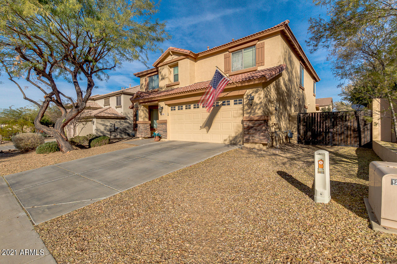 2412 West Steed Ridge Phoenix, AZ 85085 - Photo 3 of 50 03-Steed