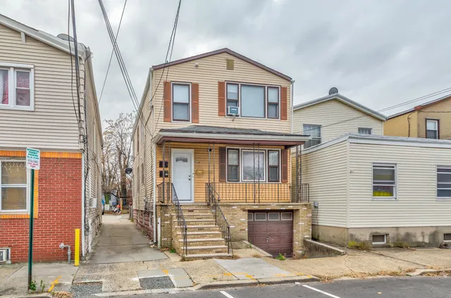 $2,550 | 96 West 21st Street, Unit 2, Bayonne, NJ 07002