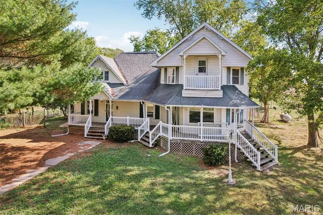 $302,000 | 2074 North 425 Street, Vandalia, IL 62471