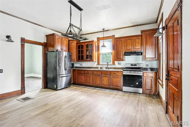 $302,000 | 2074 North 425 Street, Vandalia, IL 62471